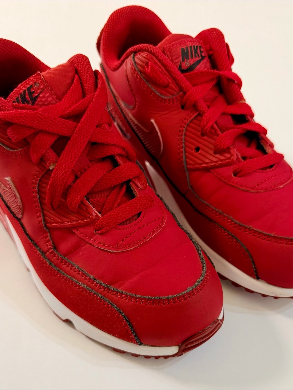 Nike Kids Red Low-Top Sneakers